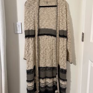 Ecote Textured Knit Cardigan in Cream and Gray